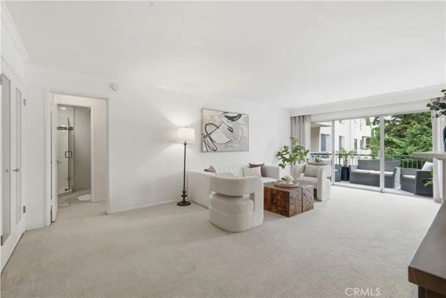 836 S Bundy Drive 303, Los Angeles, CA 90049