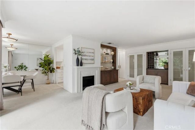 836 S Bundy Drive 303, Los Angeles, CA 90049