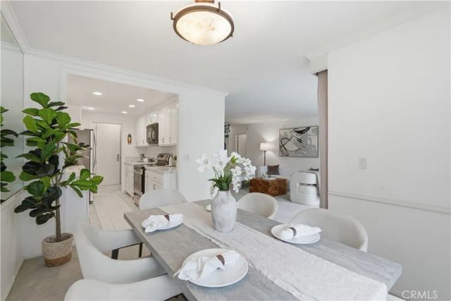 836 S Bundy Drive 303, Los Angeles, CA 90049