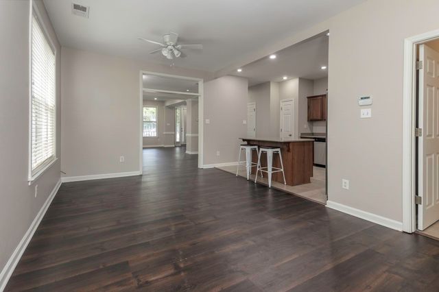 1128 E ISLAND PL, Memphis, TN 38103