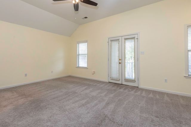 1128 E ISLAND PL, Memphis, TN 38103