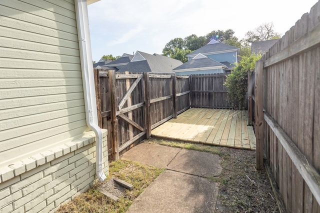 1128 E ISLAND PL, Memphis, TN 38103