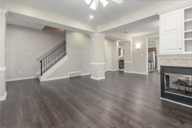 1128 E ISLAND PL, Memphis, TN 38103