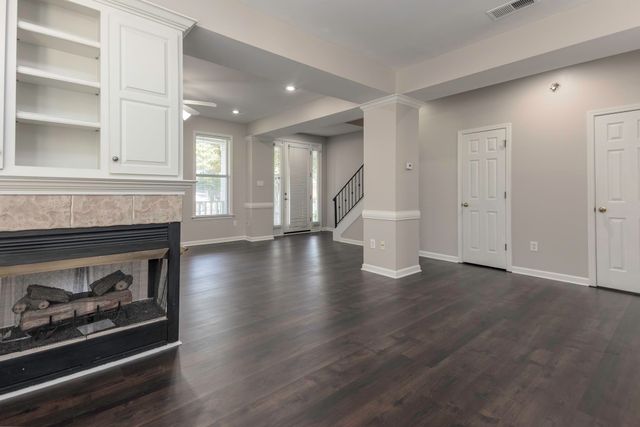 1128 E ISLAND PL, Memphis, TN 38103