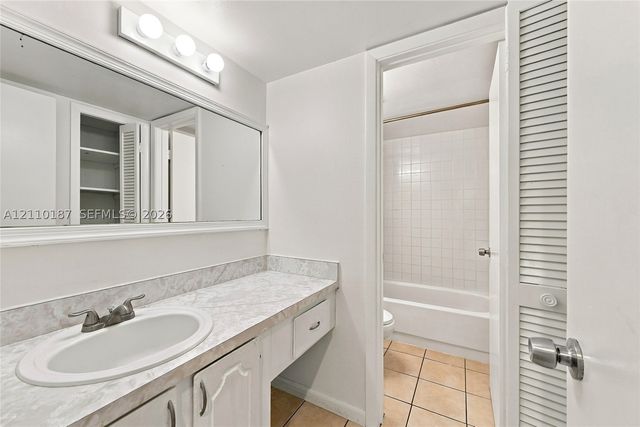 4132 NW 88th Ave 102, Coral Springs, FL 33065