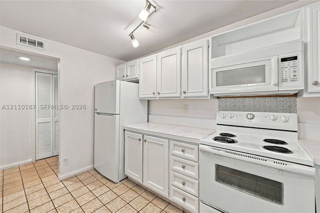 4132 NW 88th Ave 102, Coral Springs, FL 33065