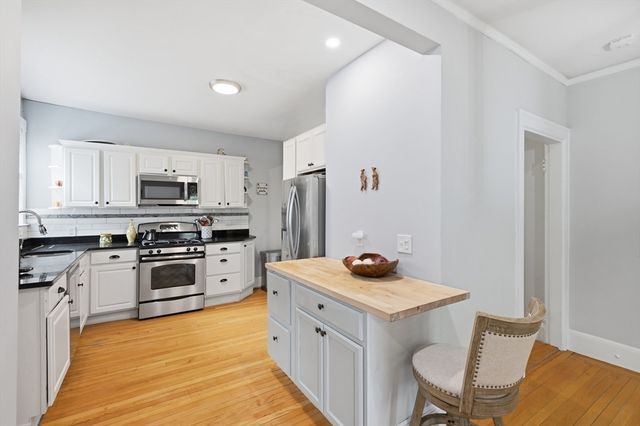 585 Franklin Street 6, Melrose, MA 02176