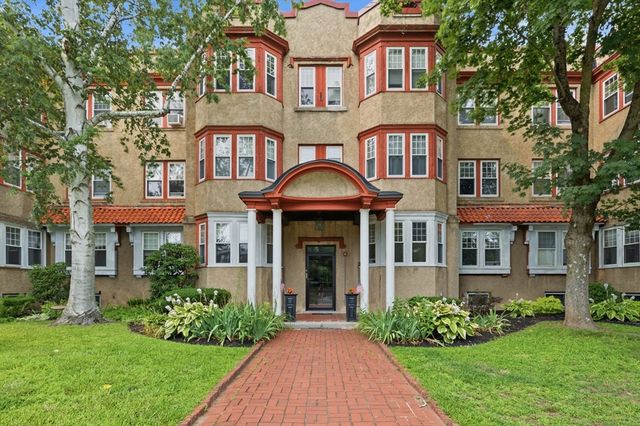 585 Franklin Street 6, Melrose, MA 02176
