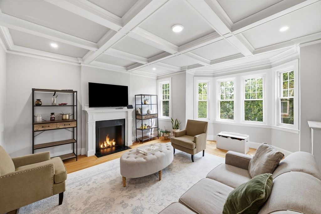 585 Franklin Street 6, Melrose, MA 02176