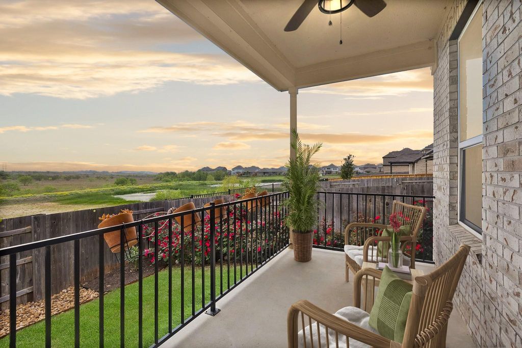 546 Pepperbark LOOP, Buda, TX 78610