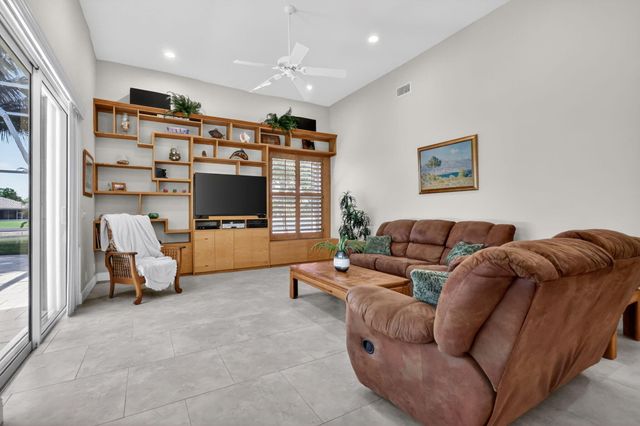 9239 Emily Circle, Lake Worth, FL 33467