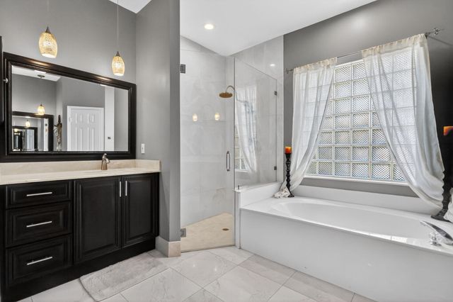 9239 Emily Circle, Lake Worth, FL 33467