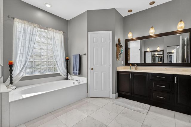 9239 Emily Circle, Lake Worth, FL 33467