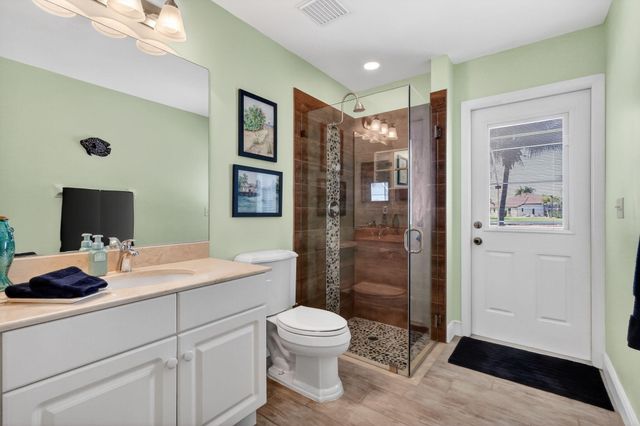 9239 Emily Circle, Lake Worth, FL 33467