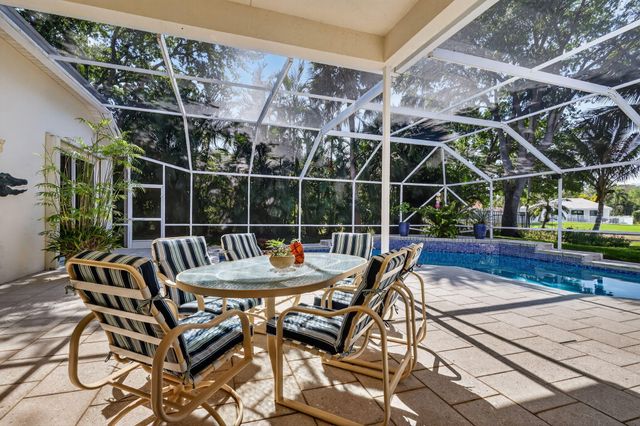 9239 Emily Circle, Lake Worth, FL 33467