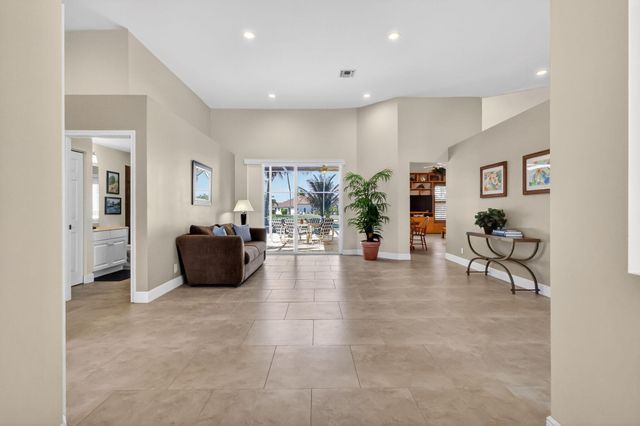 9239 Emily Circle, Lake Worth, FL 33467