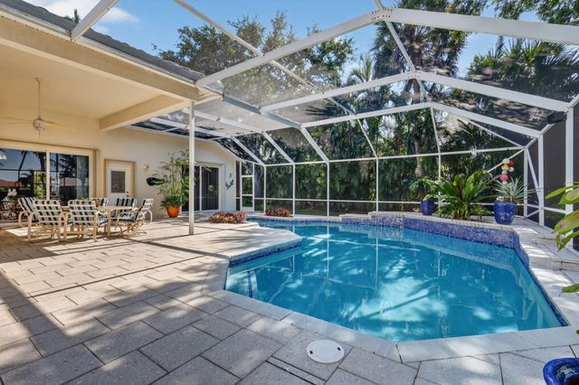 9239 Emily Circle, Lake Worth, FL 33467