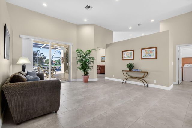 9239 Emily Circle, Lake Worth, FL 33467