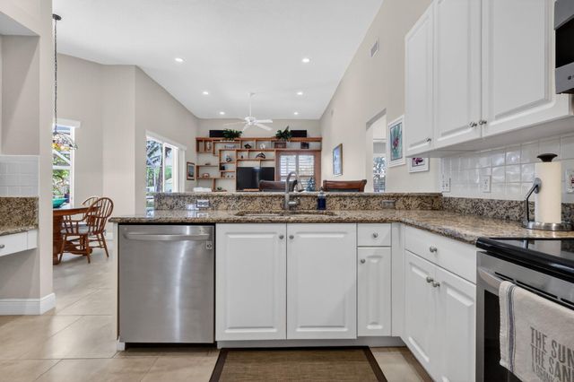 9239 Emily Circle, Lake Worth, FL 33467