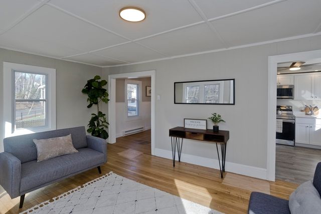 6 Bremen St, Springfield, MA 01108