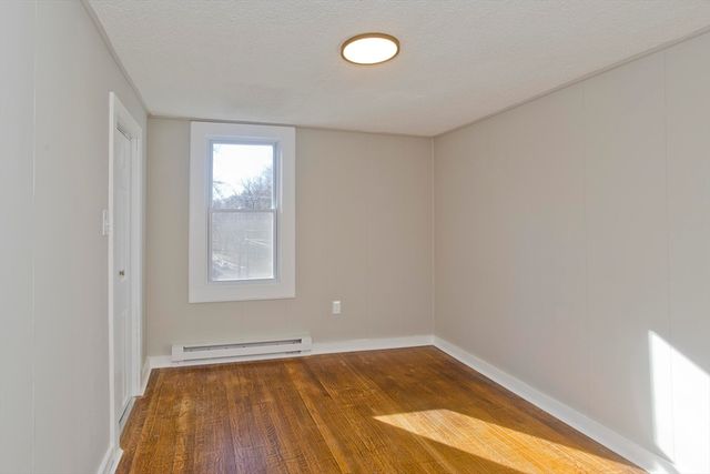 6 Bremen St, Springfield, MA 01108