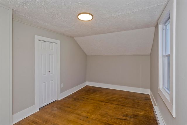 6 Bremen St, Springfield, MA 01108