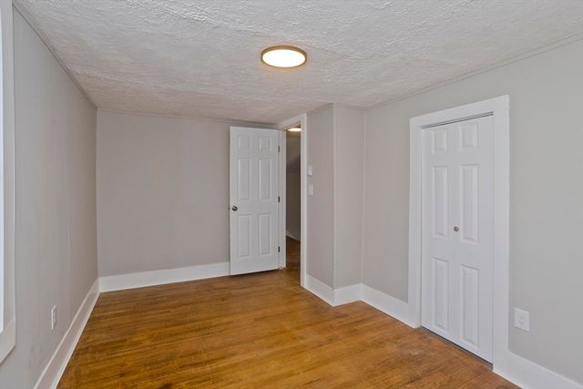 6 Bremen St, Springfield, MA 01108
