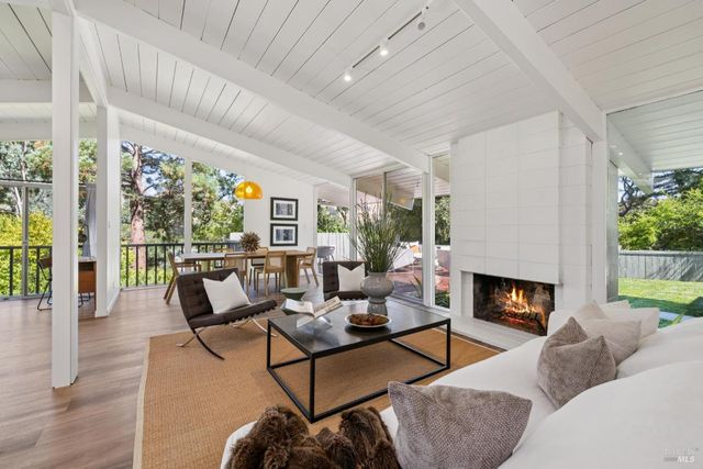 876 Las Ovejas Ave, San Rafael, CA 94903