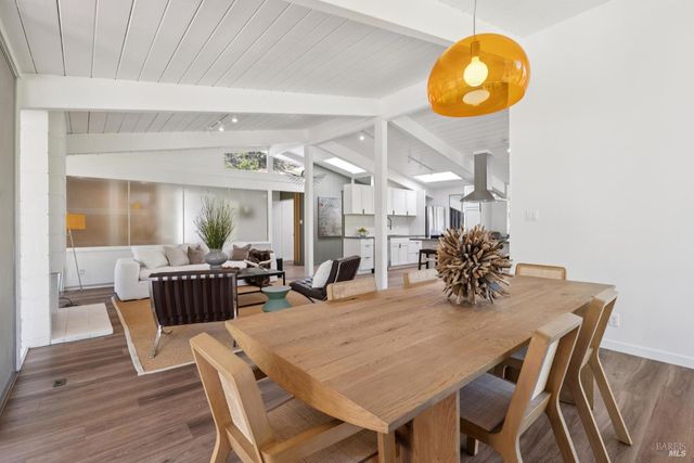 876 Las Ovejas Ave, San Rafael, CA 94903