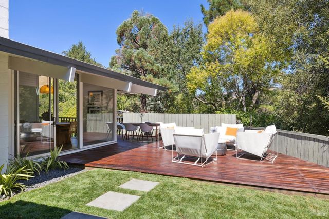 876 Las Ovejas Ave, San Rafael, CA 94903