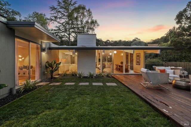 876 Las Ovejas Ave, San Rafael, CA 94903