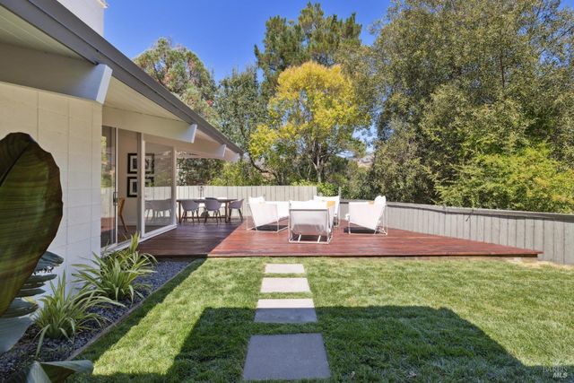 876 Las Ovejas Ave, San Rafael, CA 94903