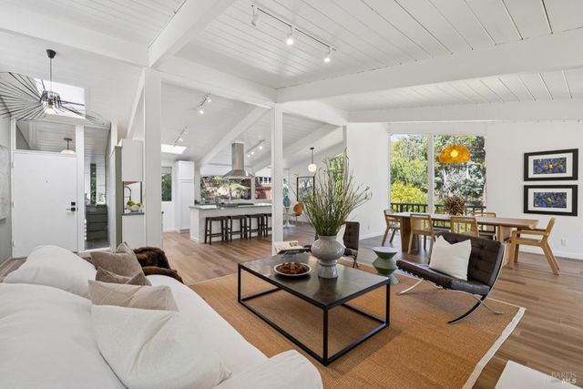 876 Las Ovejas Ave, San Rafael, CA 94903