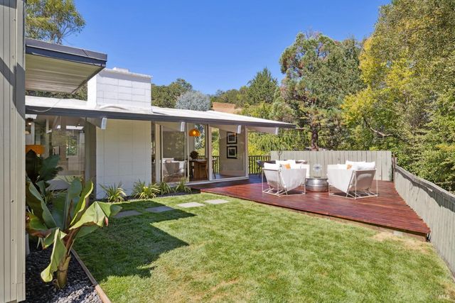 876 Las Ovejas Ave, San Rafael, CA 94903