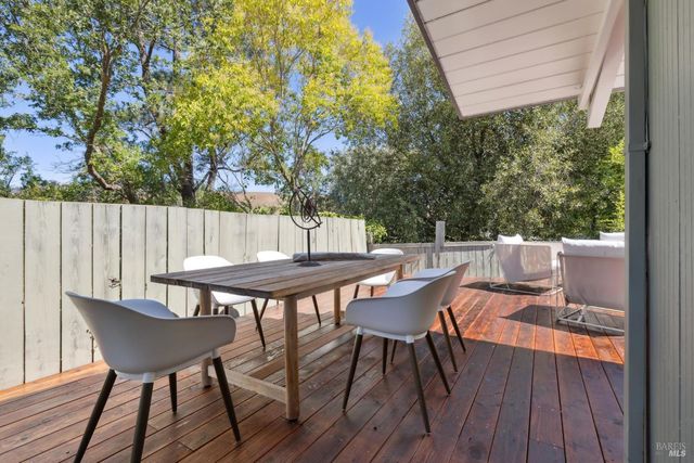 876 Las Ovejas Ave, San Rafael, CA 94903