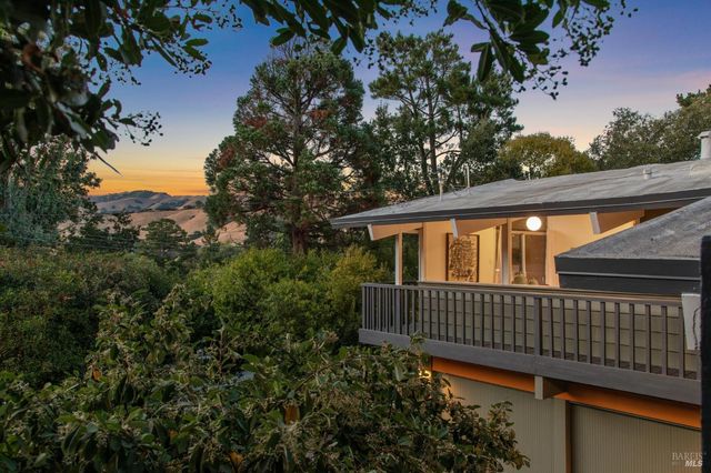 876 Las Ovejas Ave, San Rafael, CA 94903