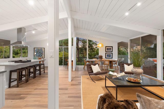 876 Las Ovejas Ave, San Rafael, CA 94903