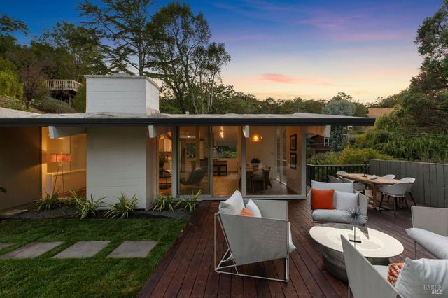 876 Las Ovejas Ave, San Rafael, CA 94903