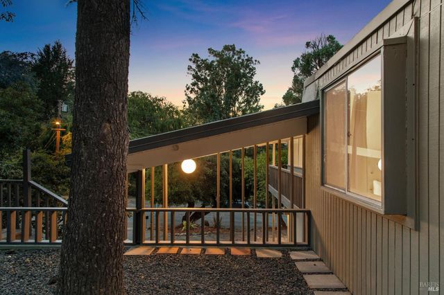 876 Las Ovejas Ave, San Rafael, CA 94903