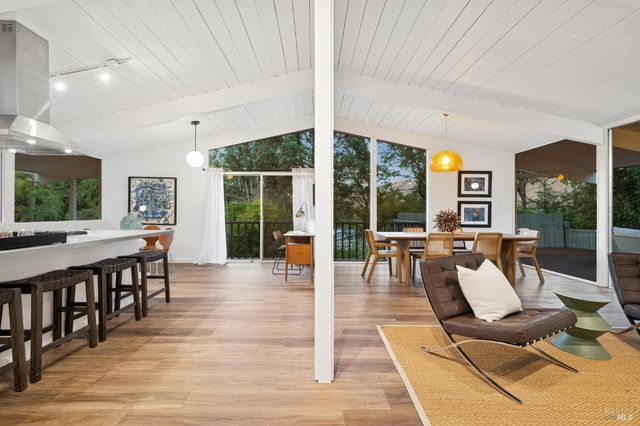 876 Las Ovejas Ave, San Rafael, CA 94903