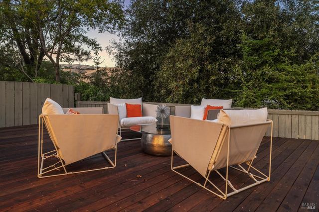 876 Las Ovejas Ave, San Rafael, CA 94903