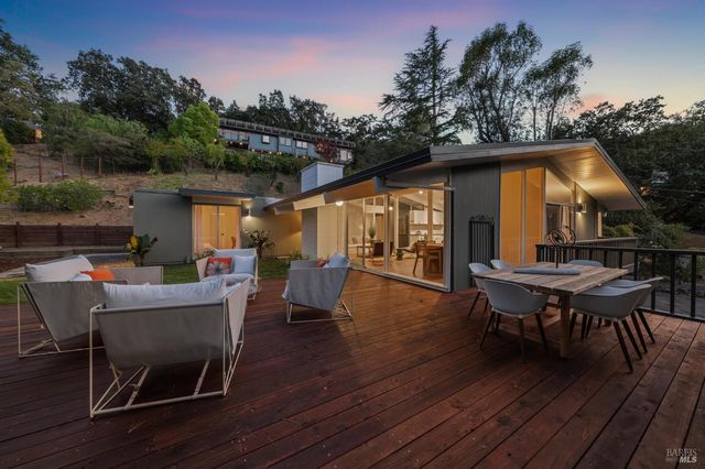 876 Las Ovejas Ave, San Rafael, CA 94903