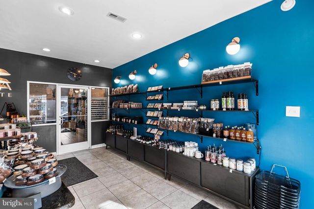 7 KINGS HWY E, Haddonfield, NJ 08033