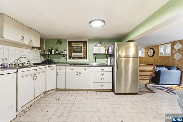 8-10 Horatio Street, Newark, NJ 07105