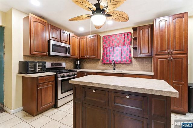 8-10 Horatio Street, Newark, NJ 07105