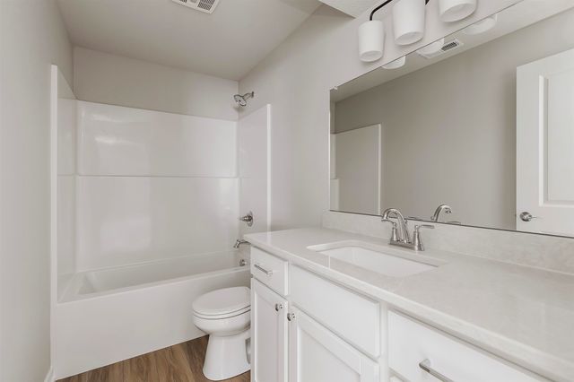 1209 NE 56th Street, Ankeny, IA 50021