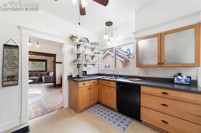 1124 N Cedar Street, Colorado Springs, CO 80903