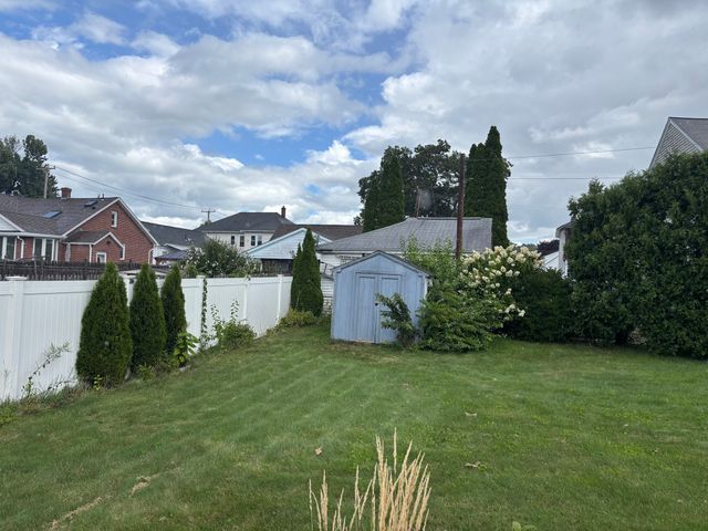 16 Kaveney St, Chicopee, MA 01020