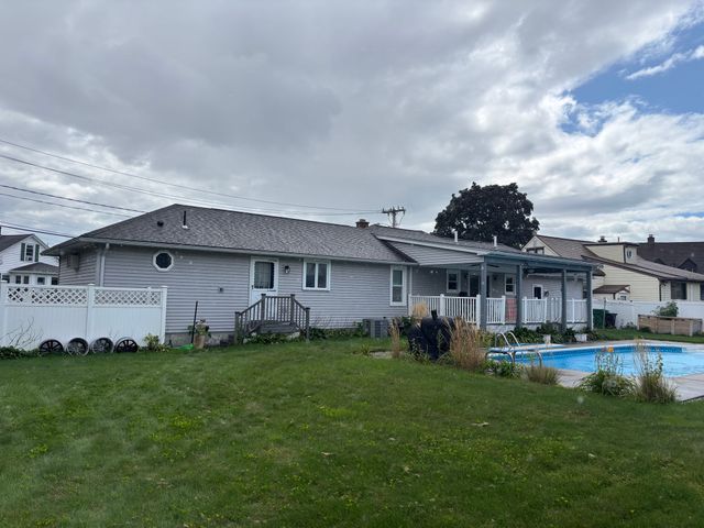 16 Kaveney St, Chicopee, MA 01020