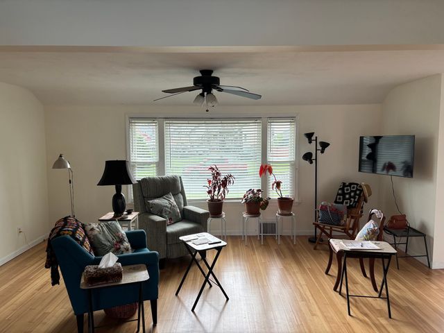 16 Kaveney St, Chicopee, MA 01020